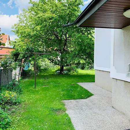 Naehe Der Innenstadt Mit Parkplatz * Graz